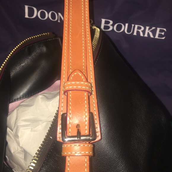 Dooney and Bourke Large Leather Hobo. - Picture 4 of 10